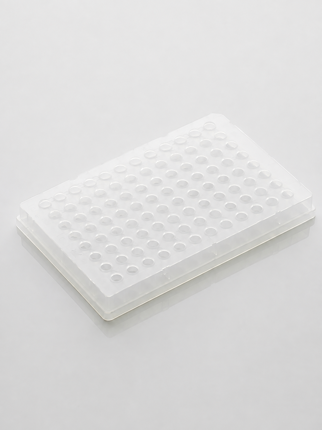 purePRIME™ 96-well, 100 µL half-skirted clear PCR plate designed for standard PCR and qPCR thermal cycling workflows.